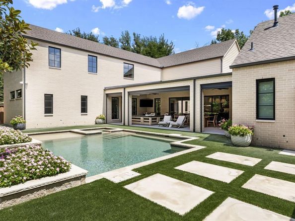 10510  Les Jardins Drive , Dallas Texas 75229