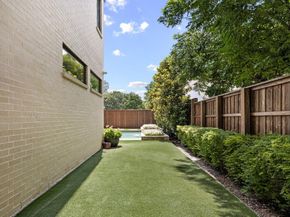 10510  Les Jardins Drive , Dallas Texas 75229