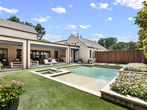 10510  Les Jardins Drive , Dallas Texas 75229