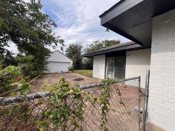1104 E Robert Street , Fort Worth Texas 76104