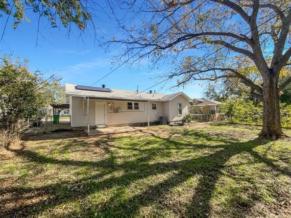 3517  Jane Lane , Haltom City Texas 76117