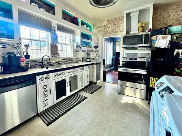 1004 W Avenue D  , Garland Texas 75040