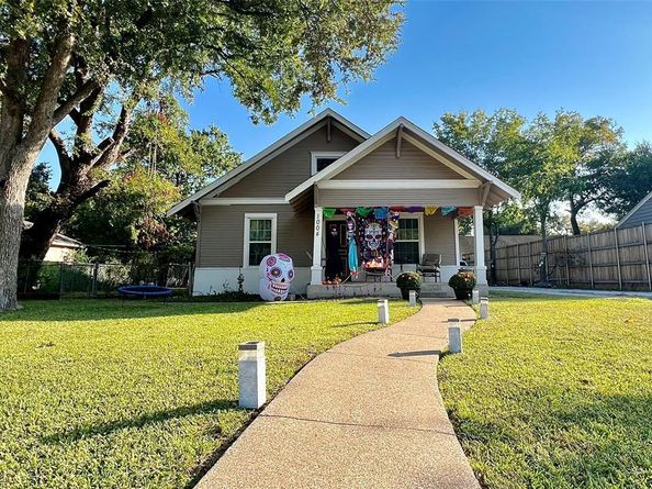 1004 W Avenue D  , Garland Texas 75040