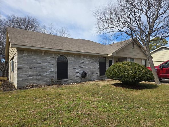 1121  Sam Houston Drive , Garland Texas 75042