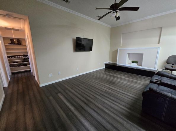 1121  Sam Houston Drive , Garland Texas 75042