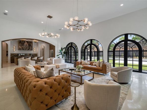 5615  Lobello Drive , Dallas Texas 75229