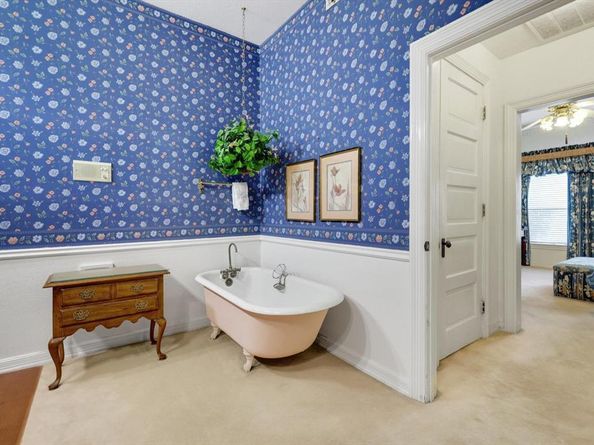 2201  Oak Knoll Court , Colleyville Texas 76034