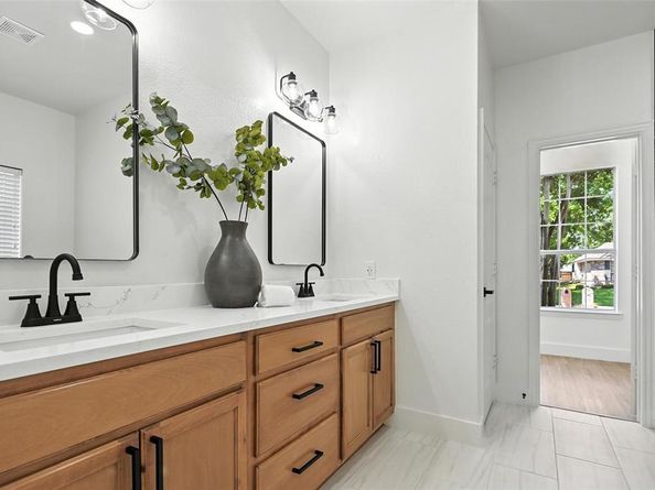 1868  Oak Bend Drive , Rockwall Texas 75087