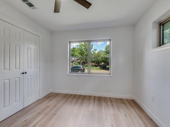 10436  Royalwood Drive , Dallas Texas 75238