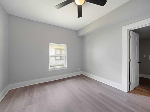 2827  Burger Avenue , Dallas Texas 75215
