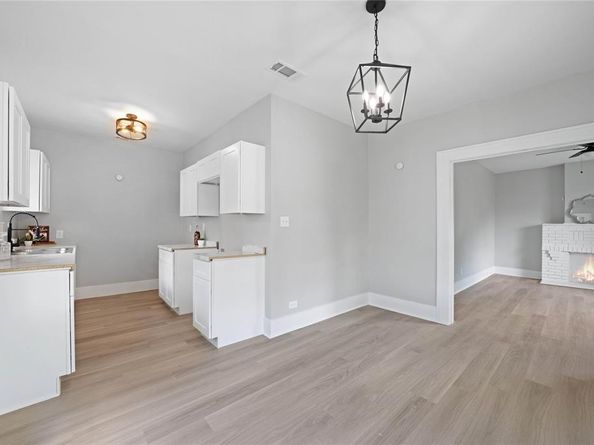 2827  Burger Avenue , Dallas Texas 75215