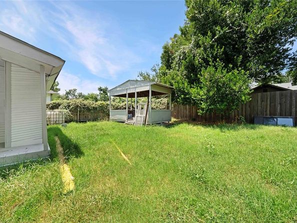 2827  Burger Avenue , Dallas Texas 75215