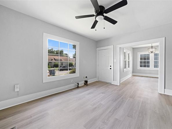 2827  Burger Avenue , Dallas Texas 75215