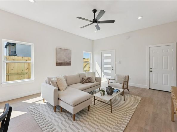 13711  Biggs Street , Dallas Texas 75253