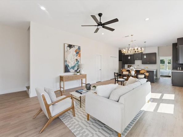 13711  Biggs Street , Dallas Texas 75253