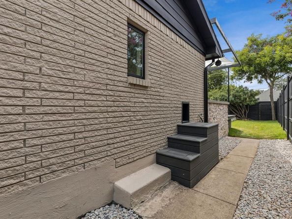 8803  Graywood Drive , Dallas Texas 75243