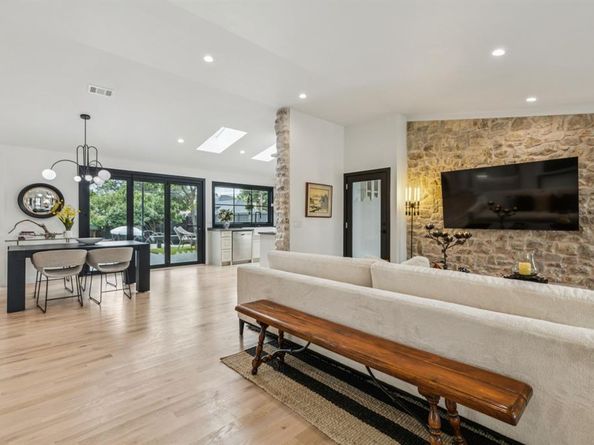 8803  Graywood Drive , Dallas Texas 75243
