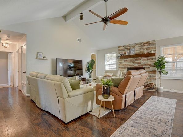 2306  Shadyoaks Lane , Rowlett Texas 75088