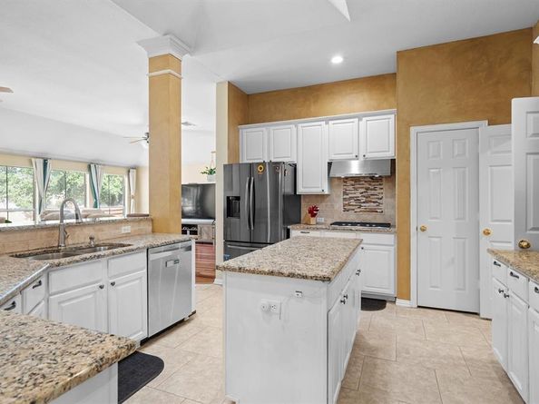 2031  Vintage Circle , Corinth Texas 76210