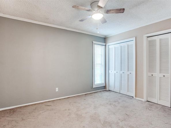 412  Hollyhill Lane , Denton Texas 76205