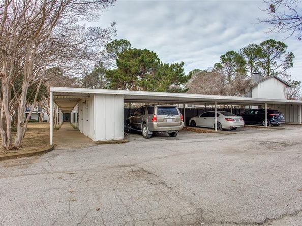 412  Hollyhill Lane , Denton Texas 76205