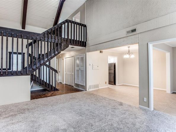 412  Hollyhill Lane , Denton Texas 76205