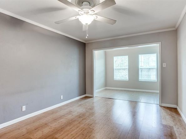 412  Hollyhill Lane , Denton Texas 76205