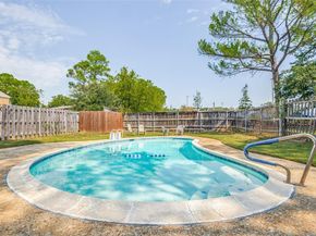 412  Hollyhill Lane , Denton Texas 76205