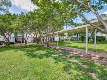412  Hollyhill Lane 