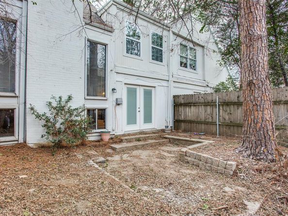 412  Hollyhill Lane , Denton Texas 76205