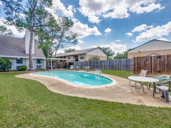 412  Hollyhill Lane , Denton Texas 76205
