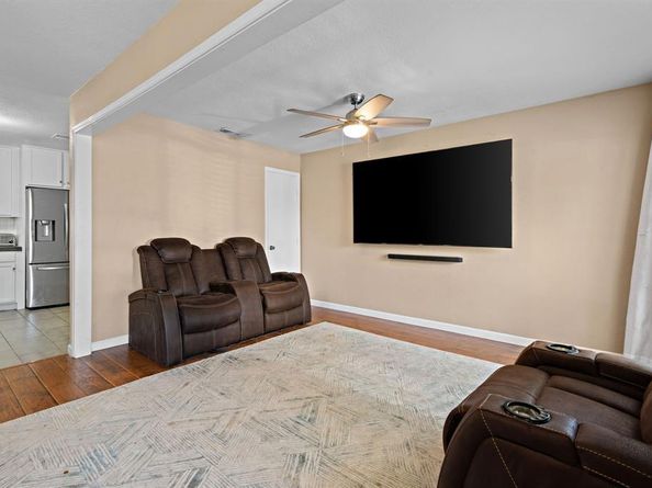 3734  Olney Court , Dallas Texas 75241