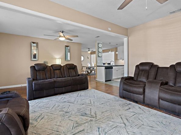 3734  Olney Court , Dallas Texas 75241