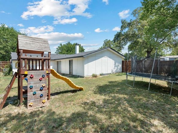 3734  Olney Court , Dallas Texas 75241