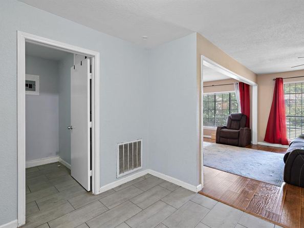 3734  Olney Court , Dallas Texas 75241