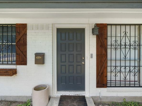 3734  Olney Court , Dallas Texas 75241