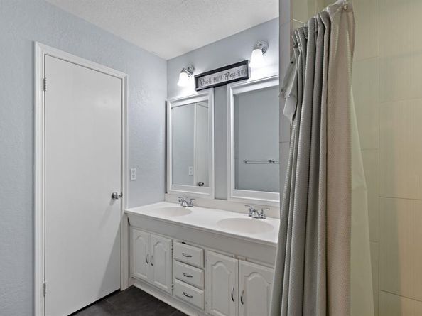 3734  Olney Court , Dallas Texas 75241