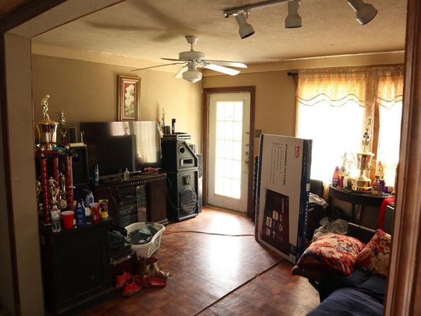 824  Carbona Drive , Dallas Texas 75217