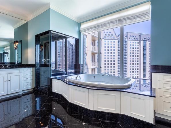 2525 N PEARL Street  1002, Dallas Texas 75201