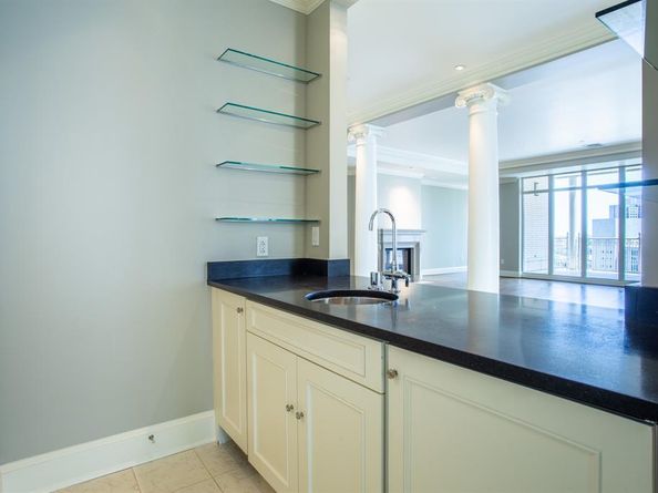 2525 N PEARL Street  1002, Dallas Texas 75201