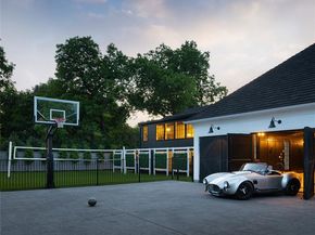 5947  Lupton Drive , Dallas Texas 75225