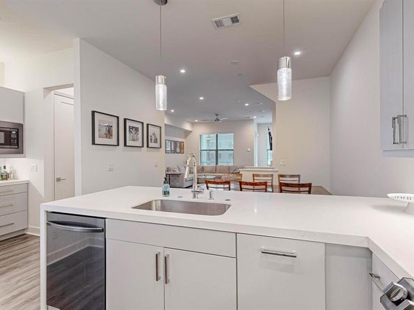 1813  Park Avenue  204, Dallas Texas 75215