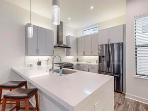 1813  Park Avenue  204, Dallas Texas 75215