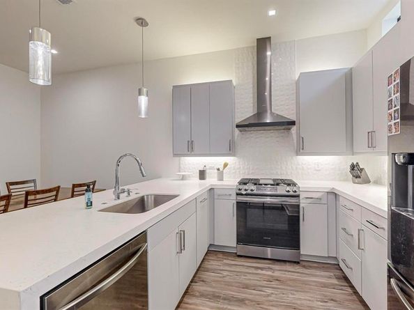 1813  Park Avenue  204, Dallas Texas 75215