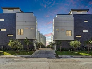 1813  Park Avenue 