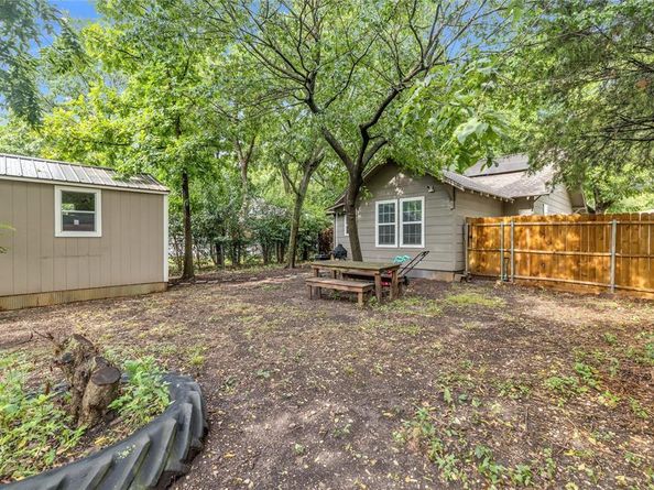 323 S Main Street , Cedar Hill Texas 75104