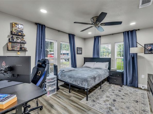 323 S Main Street , Cedar Hill Texas 75104