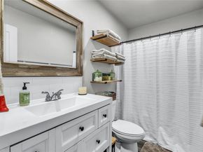 323 S Main Street , Cedar Hill Texas 75104