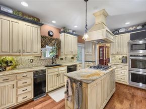 5000  Bridgewater Drive , Arlington Texas 76017