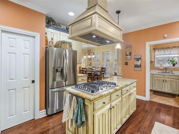 5000  Bridgewater Drive , Arlington Texas 76017